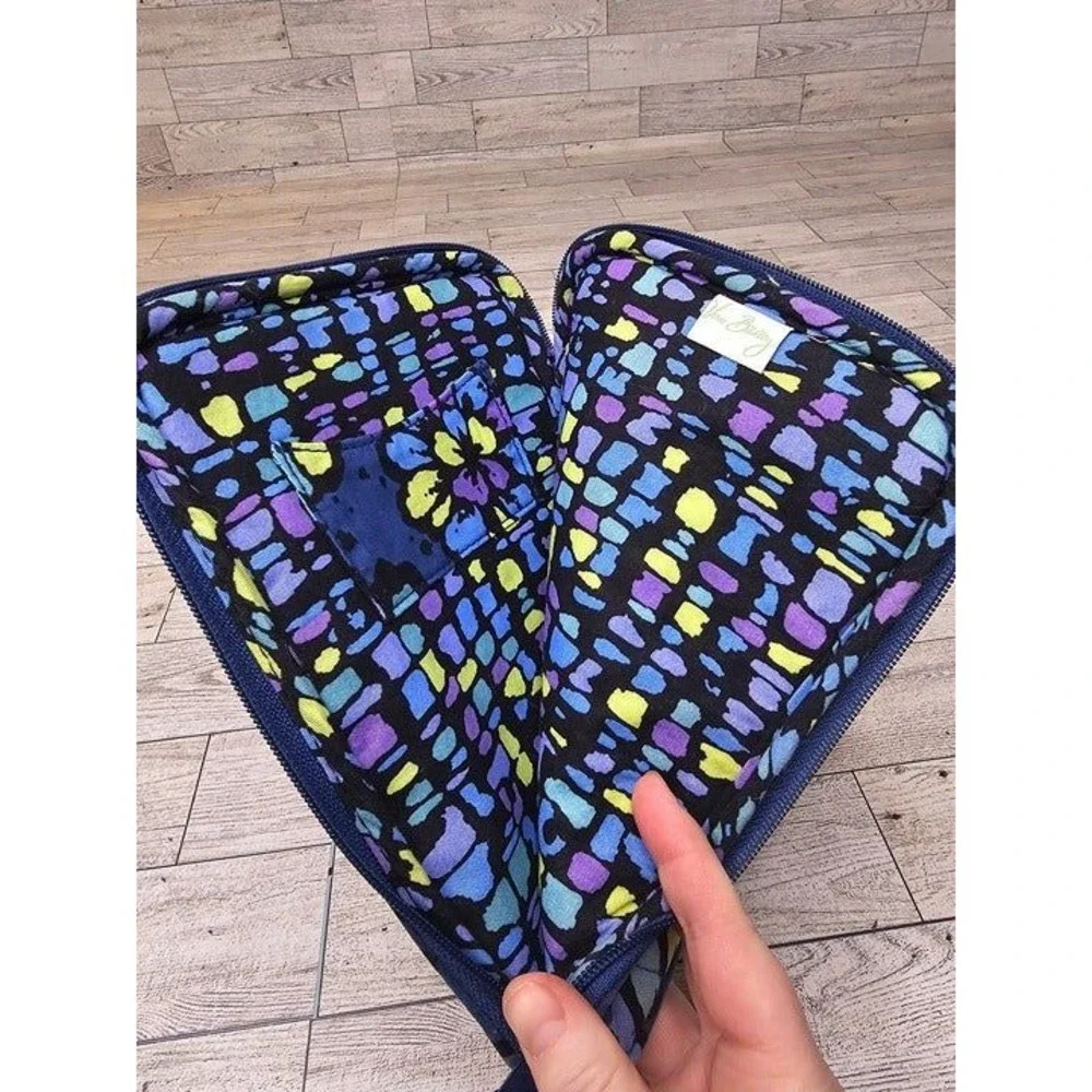 Vera Bradley Retired Indigo Pop Quilted Small Tablet Cover 8.5